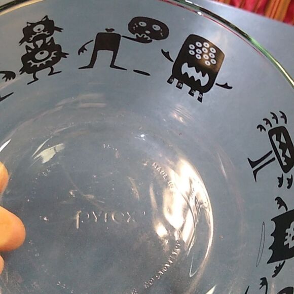 Pyrex Halloween 16 oz clear Glass Bowl with Black Monster Design - Picture 2 of 5